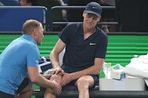 王者シナー、上海マスターズ３回戦で無念の途中棄権。２時間36分の死闘の末ケイレンでタイトル防衛ならず＜SMASH＞