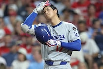 初球であっさりと仕留められ…“沈黙”の大谷翔平。フィリーズ戦の第２打席はセカンドゴロ、ここまでヒットなし【地区シリーズ第２戦】