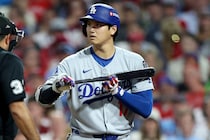 フィリーズの先発ルザルドに完璧に抑えられ…。大谷翔平の第３打席はファーストゴロ【地区シリーズ第２戦】