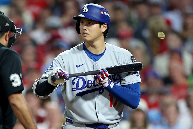 フィリーズの先発ルザルドに完璧に抑えられ…。大谷翔平の第3打席はファーストゴロ【地区シリーズ第2戦】