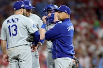 「トライネンの残酷な登板」「LAは突然ピンチに陥った」ドジャースの専門メディア記者がロバーツ監督の継投策に疑問