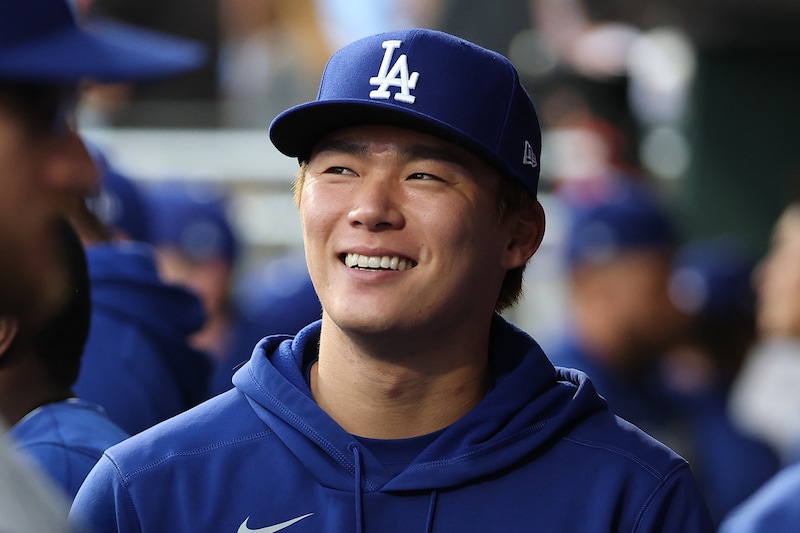 「おしゃれモデルじゃん」山本由伸の爽やかデニムジャケット姿にファン喝采「清々しい表情」「今日もステキ」