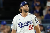 「帰宅を始めるドジャースファンも増えてきました」シュワーバーがダメ押し弾→NHK実況の一言にネット反応「そりゃ帰るわなー笑」