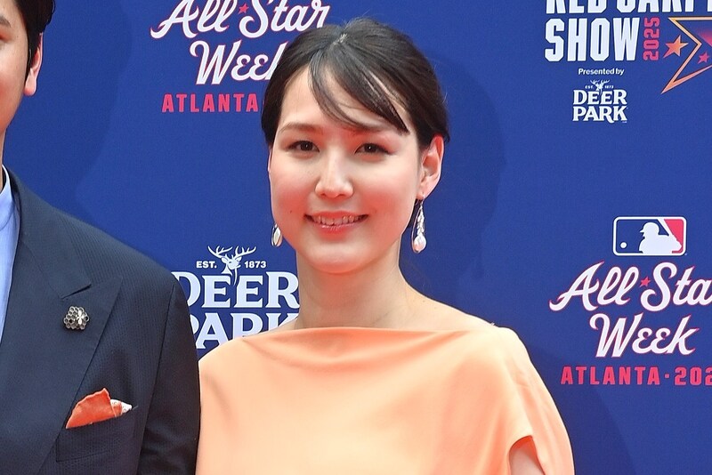 「いたーーー！」真美子さんが１週間ぶりに奥さま会インスタに登場！ ネット歓喜「いると安心」「勝利の女神のような素敵な笑顔」