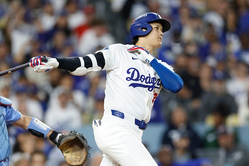 大谷翔平、フィリーズ戦延長10回の第5打席は見逃し三振で落胆した表情も。これで地区シリーズ“計9三振”