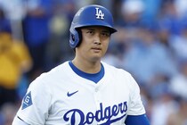 「あんなパフォーマンスではWS制覇できない」打率.056の大谷翔平に、ロバーツ監督が“異例批判”「登板時のオオタニは良くなかった」