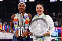 ガウフがデビュー以来の“良き先輩”ペグラとの決勝初対決を制し武漢OP制覇！「あなたと戦えたことがうれしい」＜SMASH＞