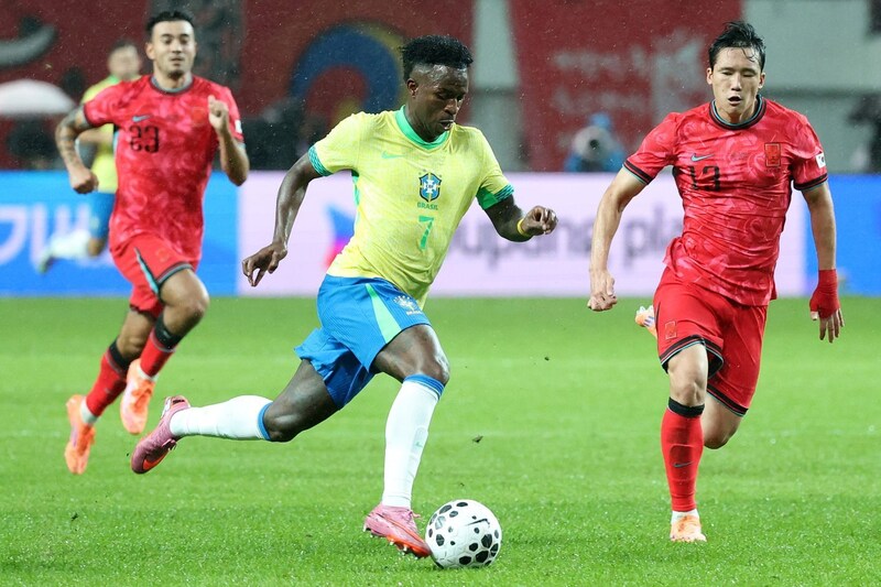 「本物の勢いを築きつつある」セレソンと「ローテーション」の日本、海外メディアの展望は!? リシャルリソンは「韓国戦と同じ激しさ」を目指す