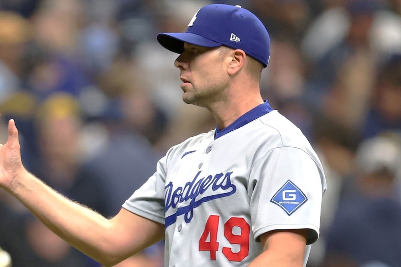 佐々木朗希→トライネンの交代、地元記者が称賛!「ロバーツ監督は正しい判断を下し続けている」「ドジャースの初戦勝利という形で報われた」