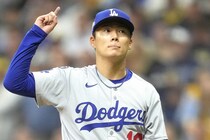 「初回は反省になりましたけど...」山本由伸が“メジャー初完投”を振り返りつつ、敵地での貴重な勝利を喜ぶ「ポストシーズンは勝つことが一番大事」