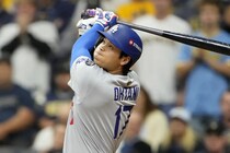 大谷翔平の“超異例”フリー打撃に「パワーが無いね！」とフリーマンがジョークで脱帽　「なかには右翼席パビリオンの屋根まで...」と現地記者