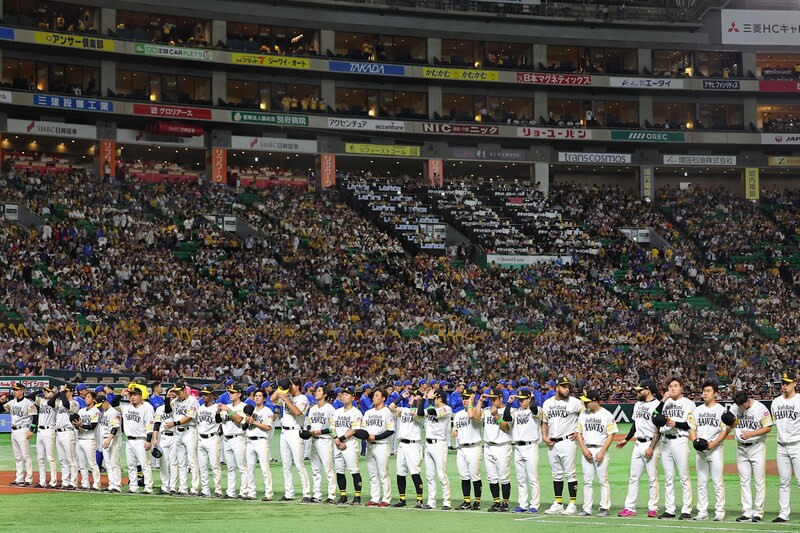 「美声を聴けて感動!」PayPayドームで国歌独唱の大役務めた“人気女性歌手”にファン喝采「素晴らしい歌唱力!」「惚れ惚れ」