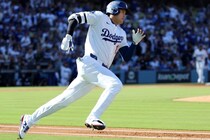 「きゃー、三塁打ーー！」大谷翔平が初回から魅せた！ アウトローのスライダーを巧打＆快足を飛ばした３ベースヒットにファン歓喜「上手く打ったなぁ」「相変わらず走る姿が美しい」