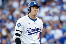 大谷翔平はブルワーズ戦で２打席連続の空振り三振。ドジャースは８回表を終えて３－１とリード【NLCS第３戦】