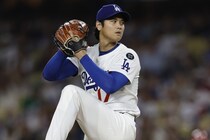 「漫画や映画の脚本よりもすごい」３連続奪三振→先頭打者ホームラン！ 大谷翔平の圧巻パフォーマンスに日本人ファン熱狂！「次元が違う」「登板すぐ自分の援護するとか意味わからん」