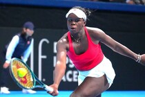 女子テニス界注目の19歳エムボコ！「良いプレーの記憶が残る」有明で再び勝利を目指す【東レPPOテニス2025】＜SMASH＞