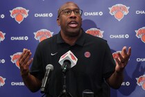 1999年以来のファイナル進出へ――ニックスのブラウン新HCが名将ポポビッチから学んだ“成功のレシピ”＜DUNKSHOOT＞