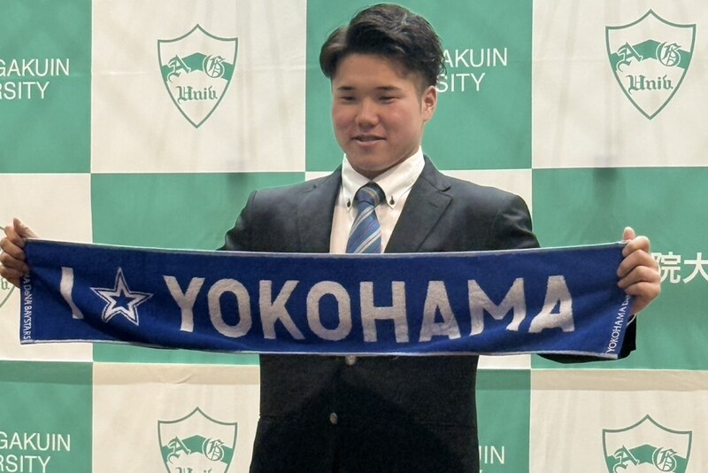 固かった表情が満面の笑みへ――「率も本塁打も残せる好打者」DeNA1位指名の青山学院大・小田が重圧から解放された瞬間<SLUGGER>