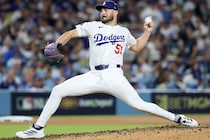 「本人と家族を最優先」ドジャース鉄腕左腕が家族の事情で離脱…WS前日のブルペンに影響は？