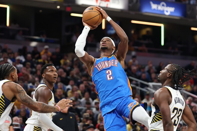 王者サンダーが“NBA史上初”開幕2戦連続2OTを制して連勝発進!SGAがキャリアハイ55得点の活躍で昨ファイナル再戦を勝利に導く<DUNKSHOOT>