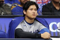 「洒落感は奥さんの影響？」大谷翔平、ベージュのセットアップ姿で敵地入り！ 出勤コーデにネット歓喜「胸にデコピン」「イケオジ」