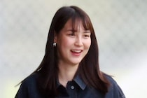 「美しい勝利の女神」「控えめ」ド軍奥さま会に現われた“大谷翔平の妻・真美子さん”の白シャツ姿にネット騒然！「赤ちゃんとデコピンはお留守番かな」