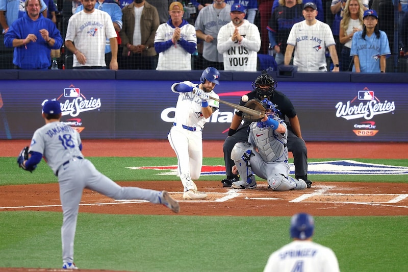 「大谷の後ろに...」　WSを特等席から観戦しているファンの“姿”がネットで話題に「もうそこしか目がいかん」「山本投手は気が付いてるのかなぁ～」