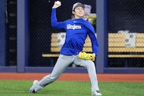 試合が終わった直後にマウンドでシャドーピッチ？ 佐々木朗希の行動を元MLB戦士の日本人が推察「土の状態などを少し見ておこうと…」