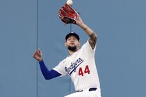 打率.093でも外さないワケ…苦しむ24歳にロバーツ監督が託す“信頼の理由” 「守備は非常に安定」「成長を見守りたい」