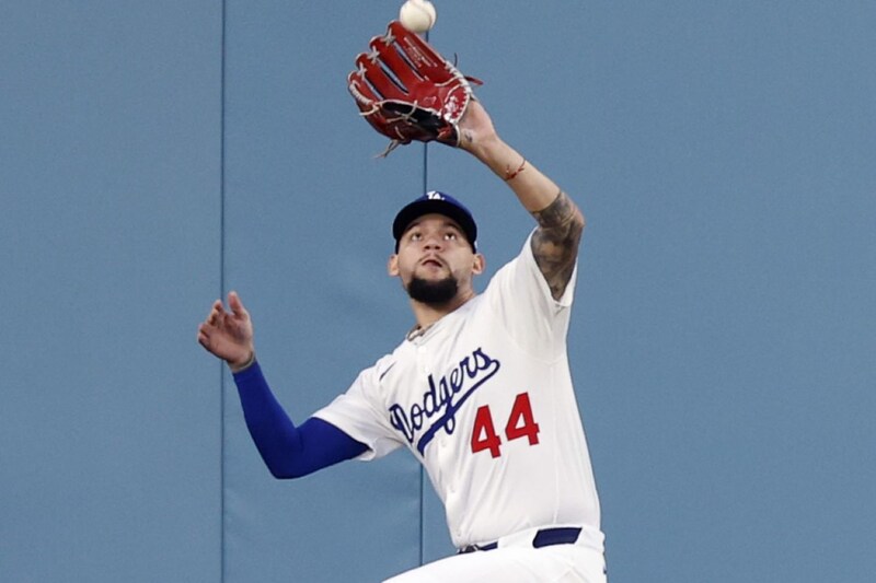 打率.093でも外さないワケ…苦しむ24歳にロバーツ監督が託す“信頼の理由” 「守備は非常に安定」「成長を見守りたい」