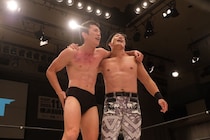 GLEAT対抗戦で歴史的名勝負！寝技師・青木真也と“THE 現代プロレス”のT-Hawk、異色対決が残した衝撃と余韻