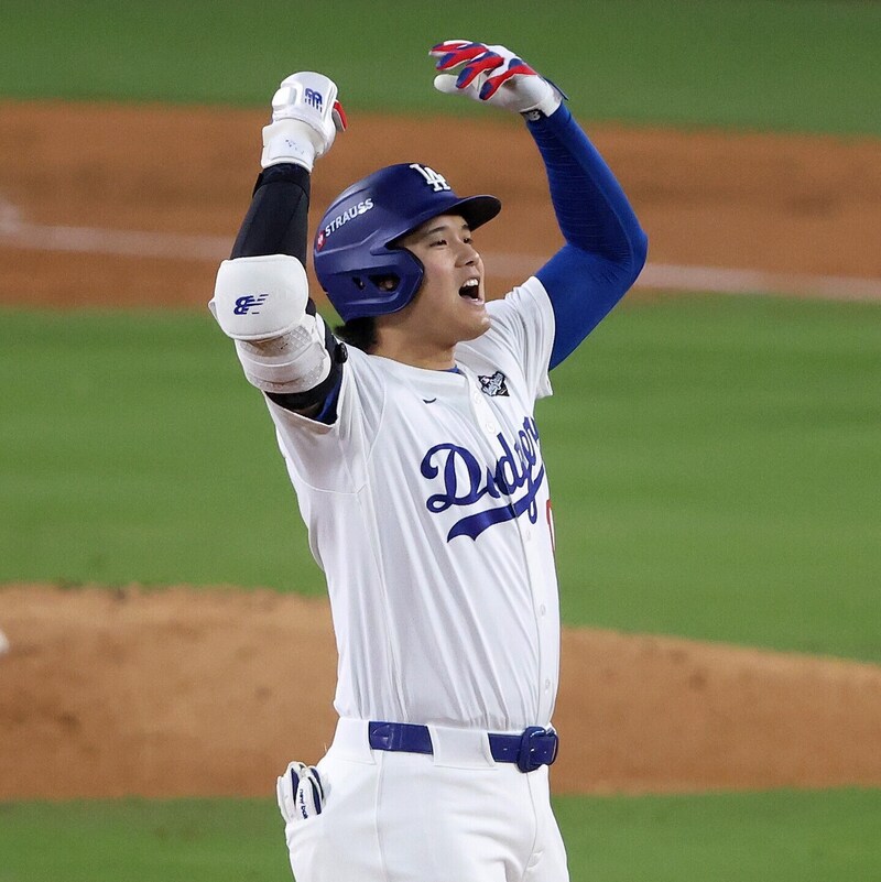 「バケモノかよ」大谷翔平が吠えた! 詰まり気味も左中間破る適時二塁打、WBCメキシコ戦を再現する雄叫び「マジで何者??」「意味わからん」