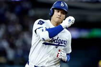 大谷翔平が止まらない。第３打席はタイムリー２ベースヒットで、ここまで３打数３安打・２打点【ワールドシリーズ第３戦・ブルージェイズ戦】