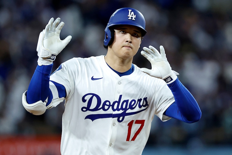 まさに規格外、大谷翔平は第４打席で同点ホームラン。これで４打数４安打・２本塁打・３打点、全て長打の離れ業【ワールドシリーズ第３戦・ブルージェイズ戦】