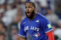 「エグすぎる」「いい漢だ」ゲレーロJr.の神プレーに賛辞止まず　ピンチを救った強肩が光る「とんでもない送球」