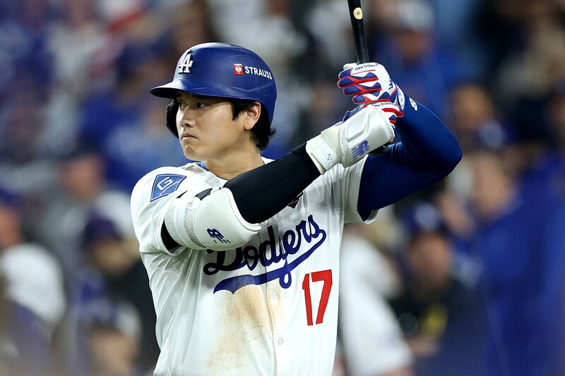 大谷翔平、6時間39分の死闘翌日のWS第4戦での第1打席は四球。第2戦から11打席連続出塁【ブルージェイズ戦】