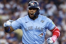 「もう投げてこないだろう」読み的中のゲレーロJr.、大谷翔平から値千金の逆転２ラン！ 「顔を上げろ。まだ終わってない」“主砲の覚悟”