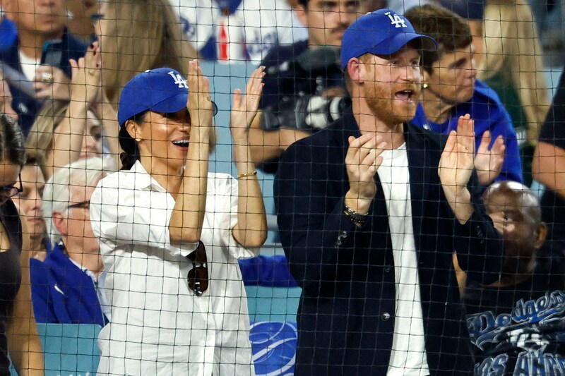 「まさかのロイヤルファミリー」ヘンリー王子夫妻、ドジャース本拠地で大谷翔平を生観戦「オオタニが見つかった」「カジュアルすぎ」と反響続々