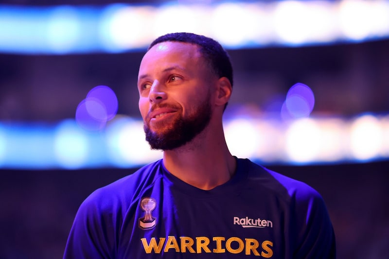 「調子が悪い試合でも、正しいエネルギーを」カリーがウォリアーズの若手に求める姿勢「僕らはそこから活力を得ている」<DUNKSHOOT>