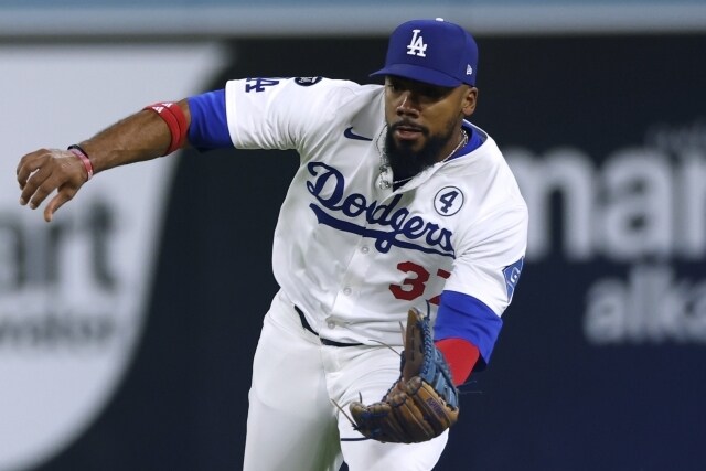 「捕れるのなら良かったけど…」打球深追いも後逸で三塁打に…T・ヘルナンデスの守備を元MLB戦士は疑問視「シングルヒットで止められなかったかな」