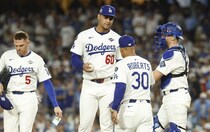 「残酷な展開」“魔の７回”に弱点ブルペンが火消しできず　救援右腕は１安打２四球１暴投で１アウトも奪えず降板…LA記者嘆き