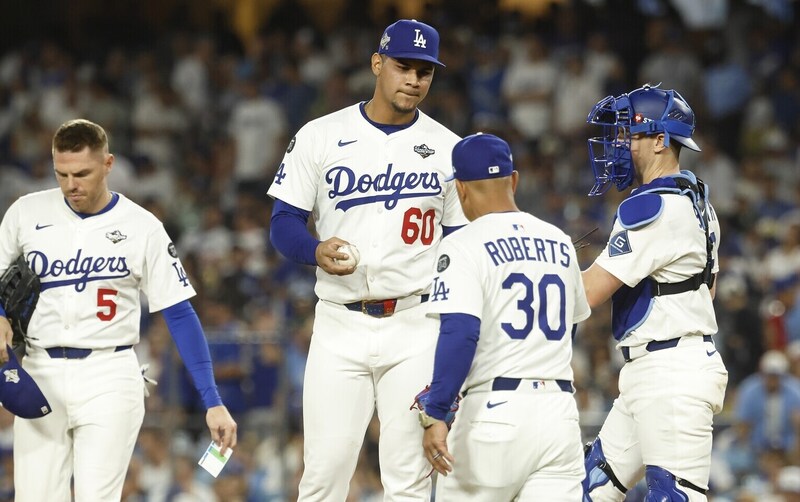 「残酷な展開」“魔の7回”に弱点ブルペンが火消しできず 救援右腕は1安打2四球1暴投で1アウトも奪えず降板…LA記者嘆き
