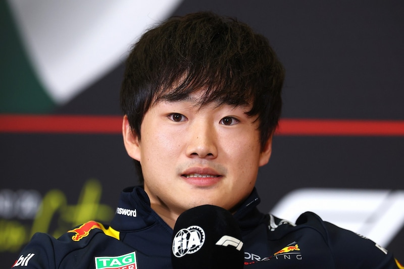 角田裕毅は「もう下り坂だ」　元F1王者が断言「何もチームにもたらしていない」　ラインアップ決定を延期したレッドブルは「角田に過保護」と苦言も