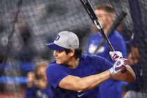 衝撃の特大弾を連発後…大谷翔平のグラウンド上での謙虚な“振る舞い”に米記者が感銘「本当に素晴らしい」「真のロールモデルだ」