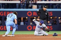 「このボールは絶対に止める」ドジャース“陰の主役”を元MLB戦士が絶賛！ ９回騒然決着につなげた好守備「かなり貢献している」