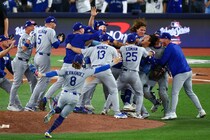 「もうダメかと何度も思った」ドジャース、球団史上初のWS２連覇！延長11回の激闘制し列島歓喜「ヒリヒリして面白かった」「鳥肌がすごい」