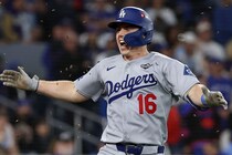 「夢のような瞬間。一生忘れない」勝ち越しソロのスミスが歓喜！ 連投の山本由伸を絶賛「彼がシリーズMVPだ。本当に特別」