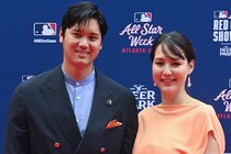 「ゴージャスな奥さま」「華がある」大谷翔平の妻・真美子さん、ドジャース２連覇でフリーマン＆ベッツ夫人との“華やか３ショット”