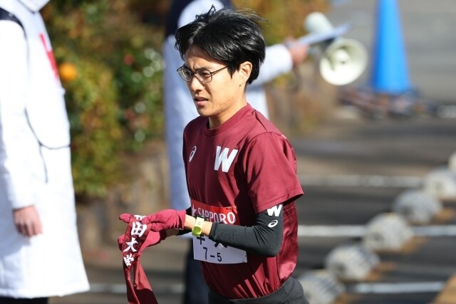 「凄すぎる!」30年ぶりに大先輩の日本人最高記録を更新! 早稲田4年生の最長区間での爆走に脚光「大興奮です」【全日本大学駅伝】