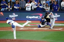 「みんなから優勝リングを奪ってしまった」劇的ロハス弾を浴びたＢジェイズ守護神が“悔恨の失投”に悲痛な叫び。「最悪な気分だよ」「たった一球、それだけだ」